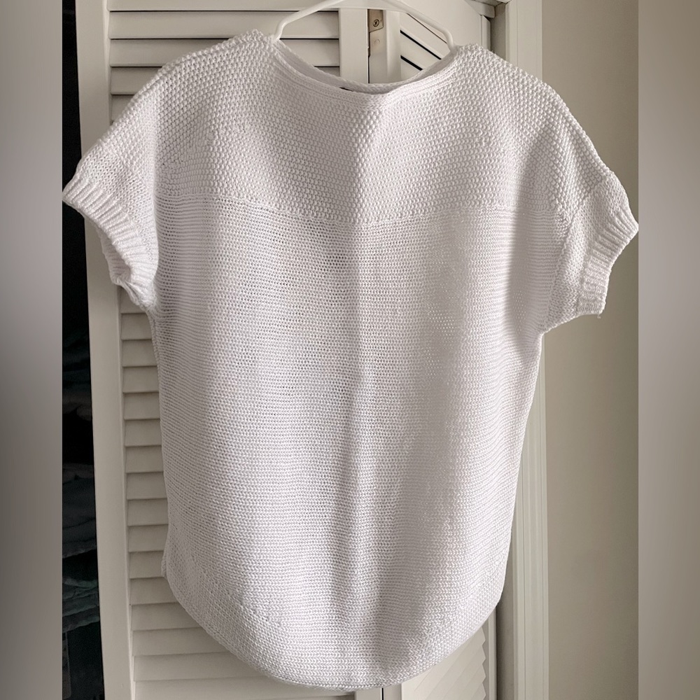 Like New! Tommy Bahama sleeveless T-shirt sweater